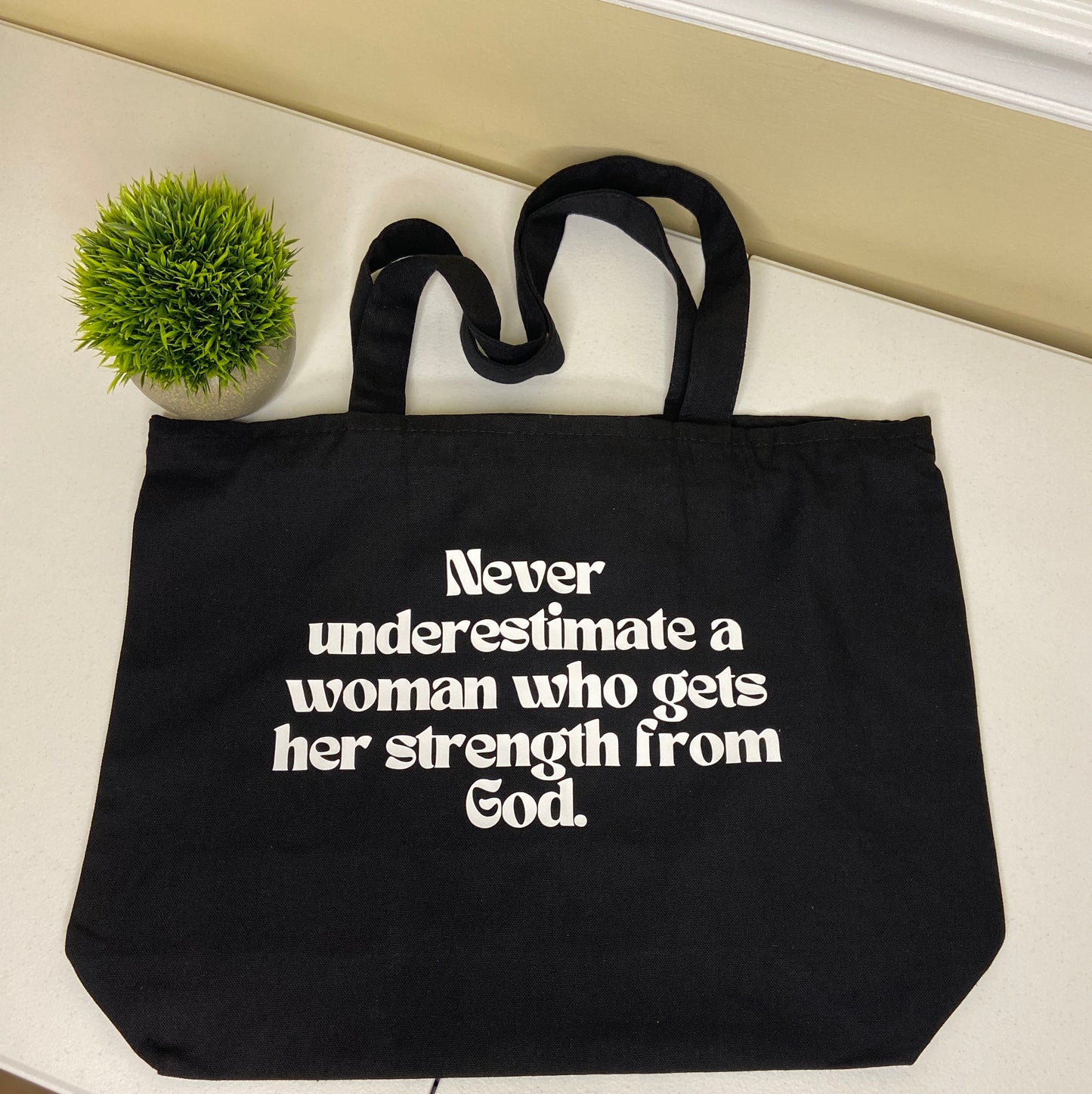 Woman of strength-tote bag